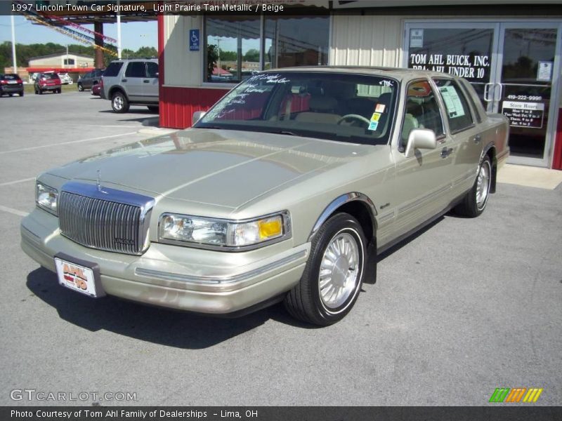 Light Prairie Tan Metallic / Beige 1997 Lincoln Town Car Signature