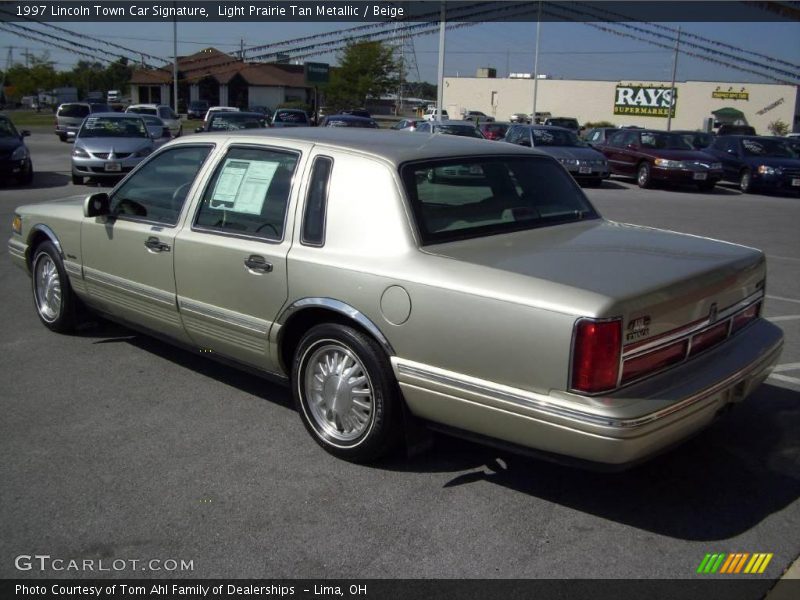 Light Prairie Tan Metallic / Beige 1997 Lincoln Town Car Signature