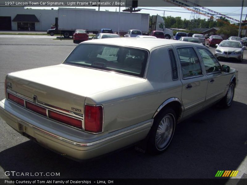 Light Prairie Tan Metallic / Beige 1997 Lincoln Town Car Signature