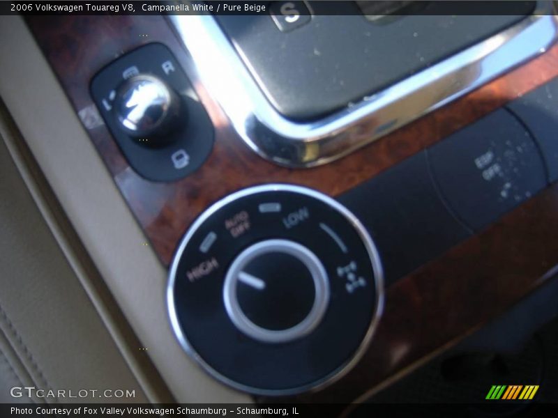 Campanella White / Pure Beige 2006 Volkswagen Touareg V8