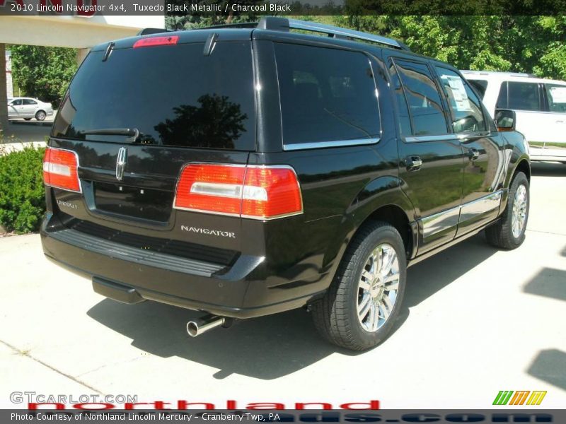 Tuxedo Black Metallic / Charcoal Black 2010 Lincoln Navigator 4x4