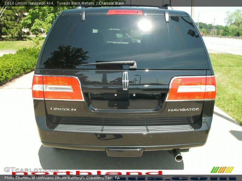 Tuxedo Black Metallic / Charcoal Black 2010 Lincoln Navigator 4x4