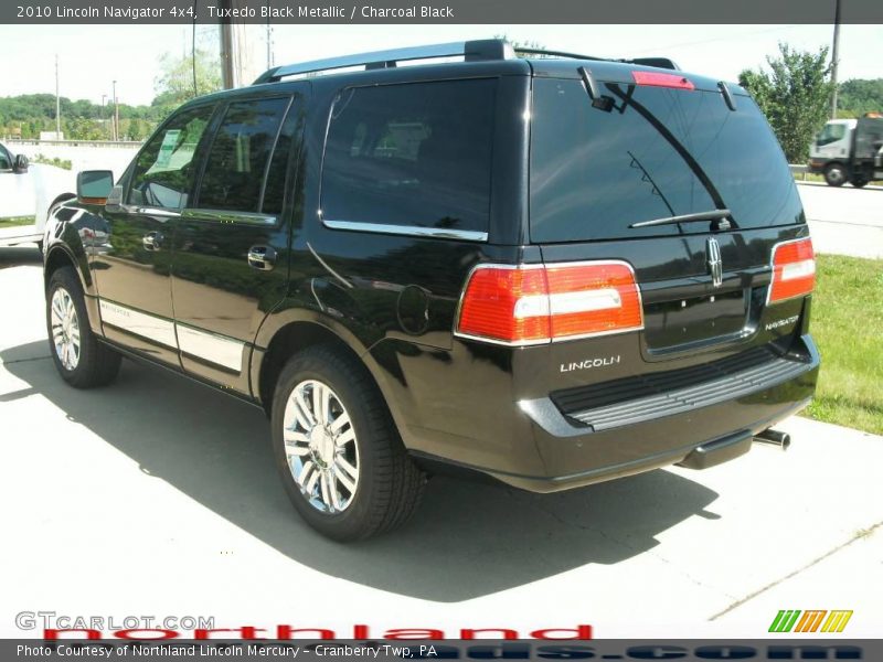 Tuxedo Black Metallic / Charcoal Black 2010 Lincoln Navigator 4x4
