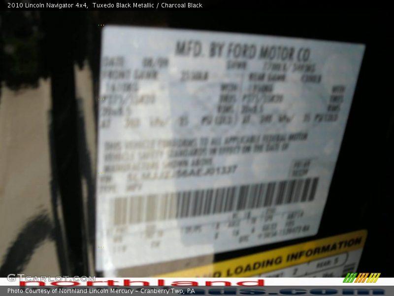 Tuxedo Black Metallic / Charcoal Black 2010 Lincoln Navigator 4x4