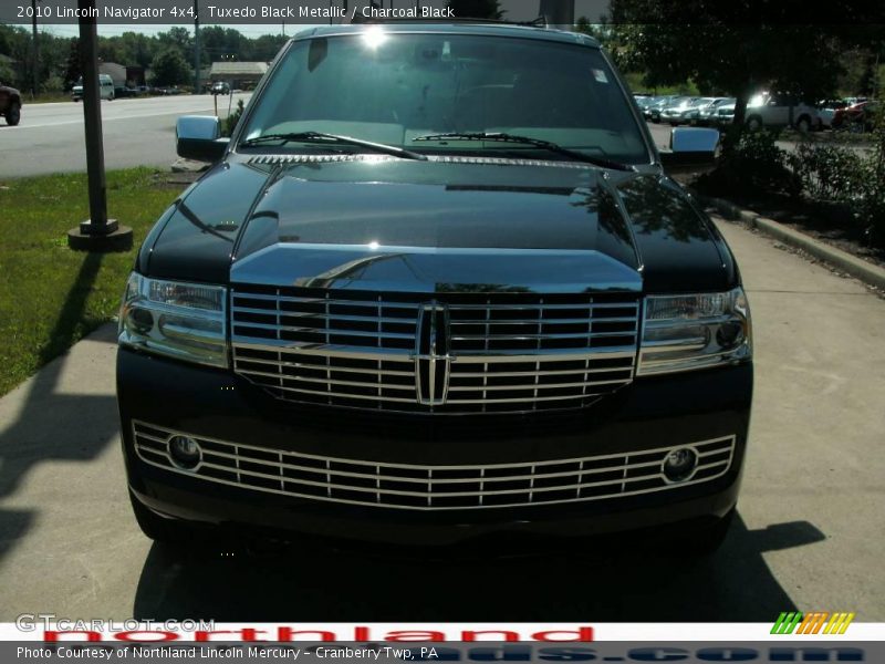 Tuxedo Black Metallic / Charcoal Black 2010 Lincoln Navigator 4x4