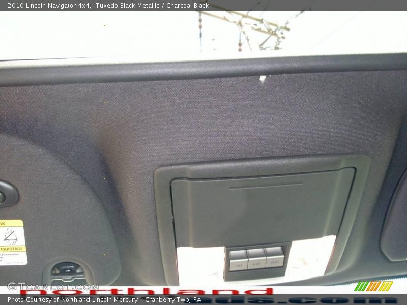 Tuxedo Black Metallic / Charcoal Black 2010 Lincoln Navigator 4x4