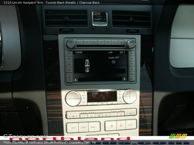 Tuxedo Black Metallic / Charcoal Black 2010 Lincoln Navigator 4x4