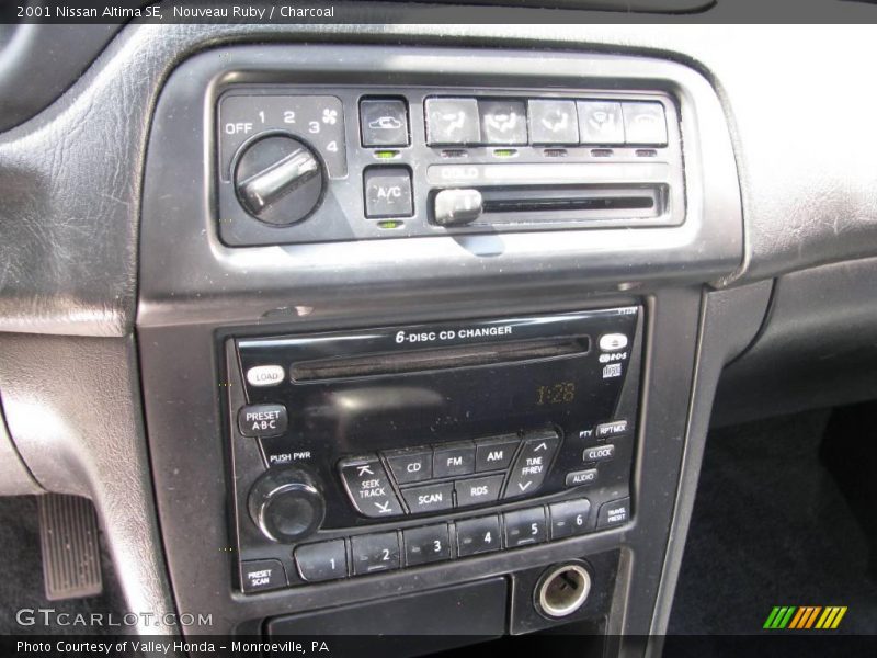 Nouveau Ruby / Charcoal 2001 Nissan Altima SE