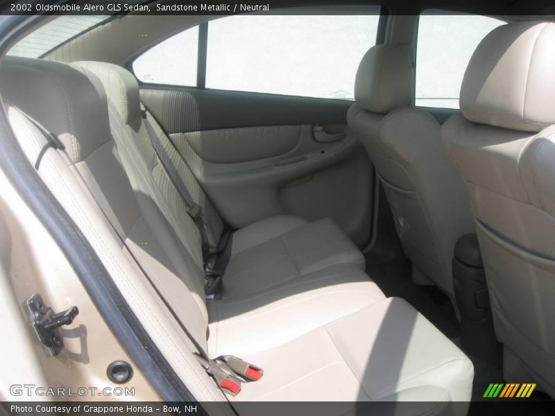 Sandstone Metallic / Neutral 2002 Oldsmobile Alero GLS Sedan