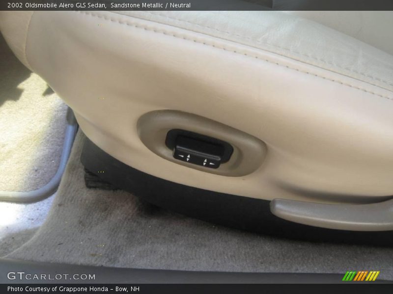 Sandstone Metallic / Neutral 2002 Oldsmobile Alero GLS Sedan