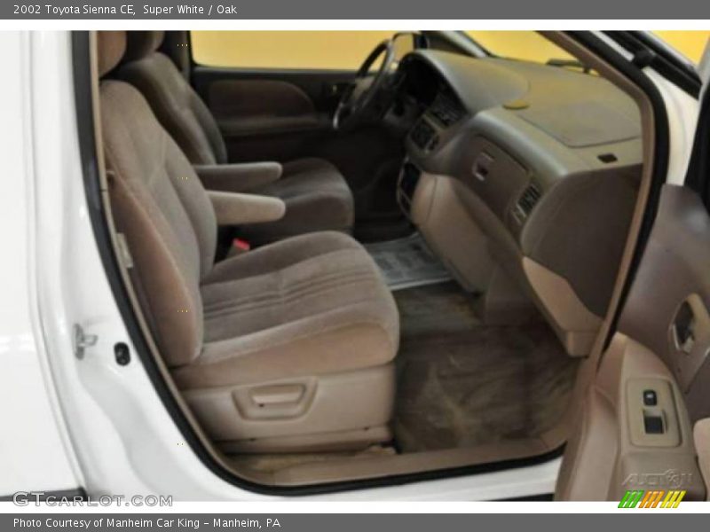 Super White / Oak 2002 Toyota Sienna CE