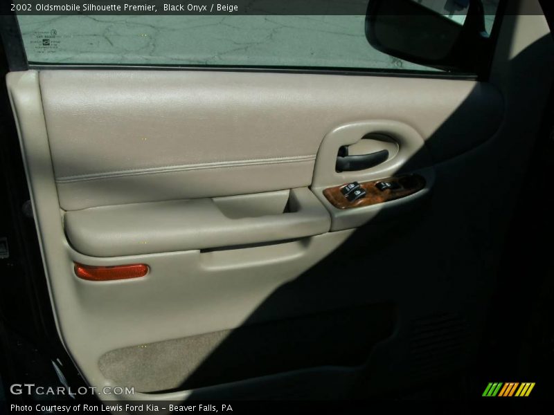 Black Onyx / Beige 2002 Oldsmobile Silhouette Premier