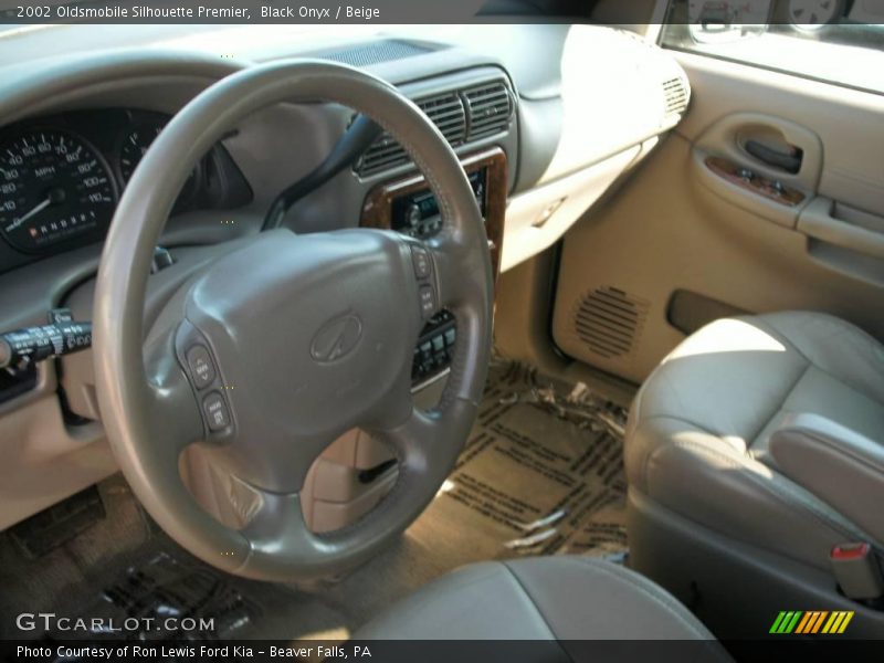 Black Onyx / Beige 2002 Oldsmobile Silhouette Premier