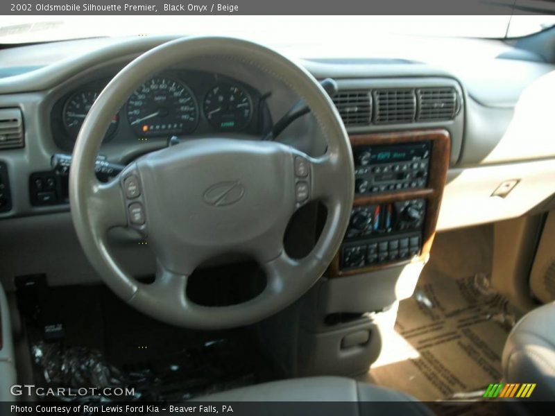 Black Onyx / Beige 2002 Oldsmobile Silhouette Premier