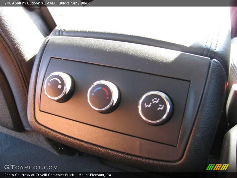 Quicksilver / Black 2009 Saturn Outlook XE AWD