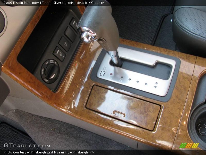 Silver Lightning Metallic / Graphite 2006 Nissan Pathfinder LE 4x4