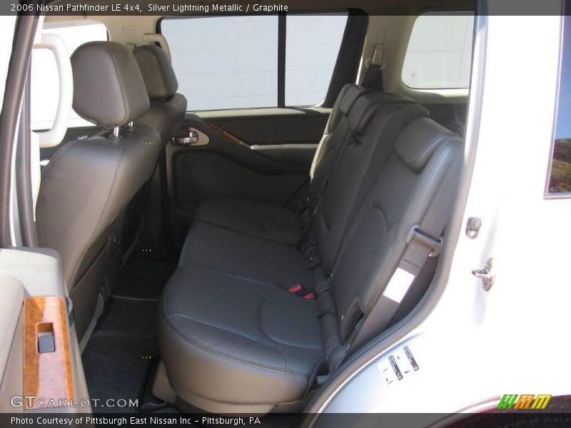 Silver Lightning Metallic / Graphite 2006 Nissan Pathfinder LE 4x4