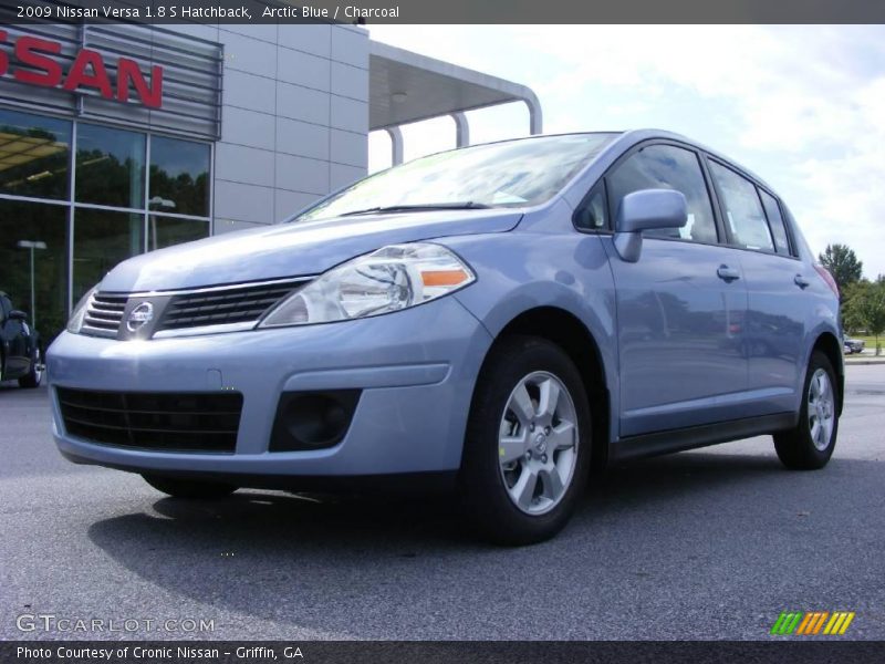 Arctic Blue / Charcoal 2009 Nissan Versa 1.8 S Hatchback