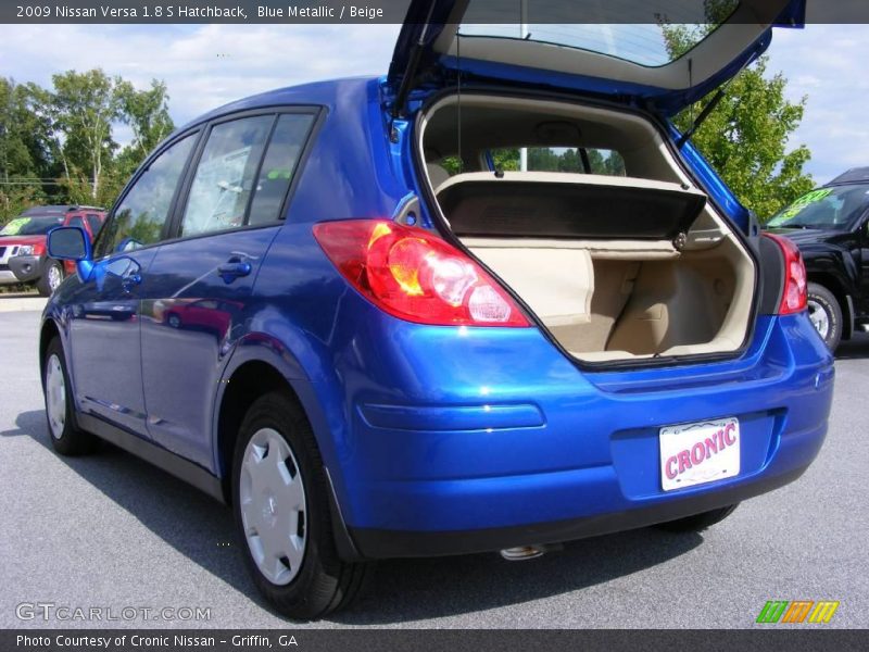 Blue Metallic / Beige 2009 Nissan Versa 1.8 S Hatchback