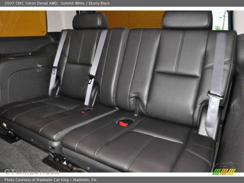 Summit White / Ebony Black 2007 GMC Yukon Denali AWD