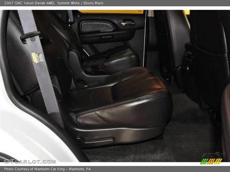 Summit White / Ebony Black 2007 GMC Yukon Denali AWD