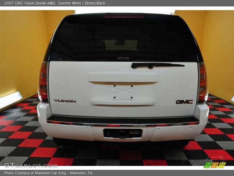 Summit White / Ebony Black 2007 GMC Yukon Denali AWD