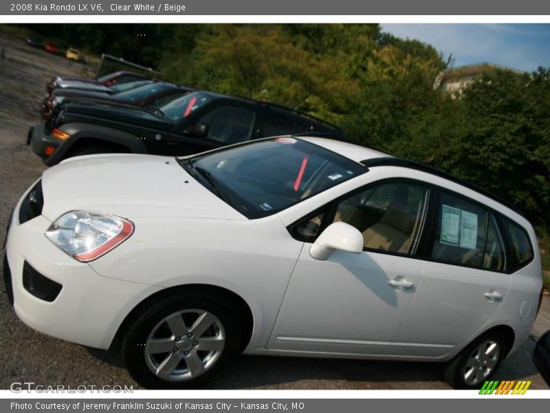 Clear White / Beige 2008 Kia Rondo LX V6