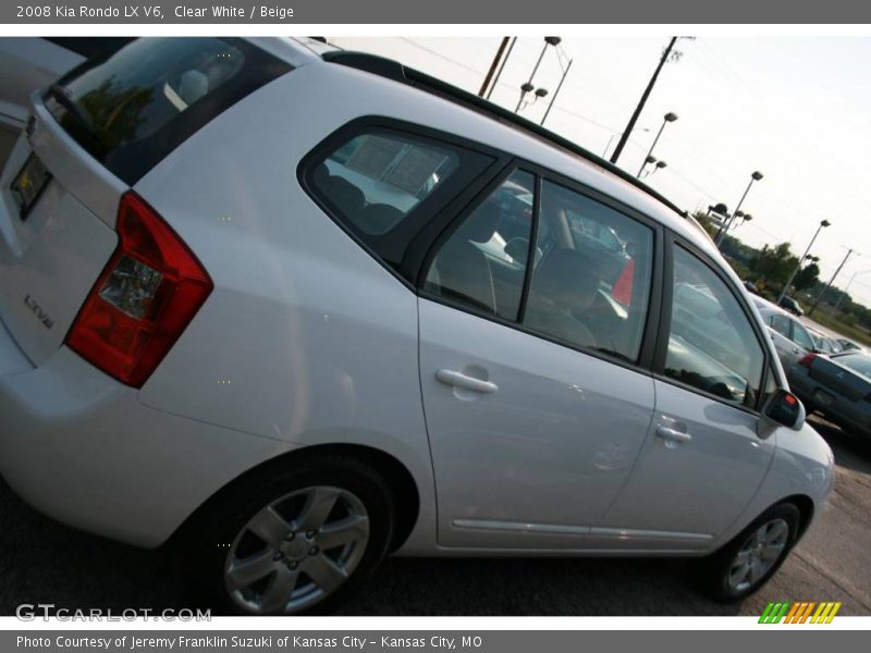 Clear White / Beige 2008 Kia Rondo LX V6