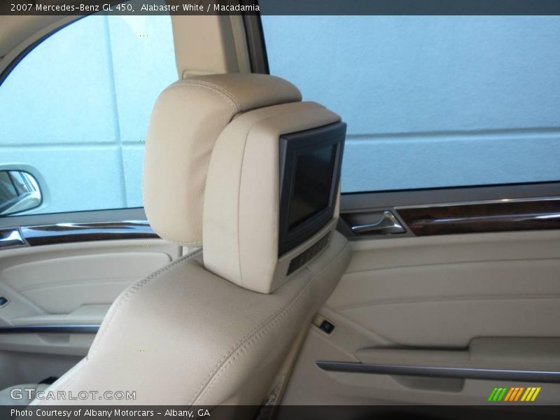 Alabaster White / Macadamia 2007 Mercedes-Benz GL 450