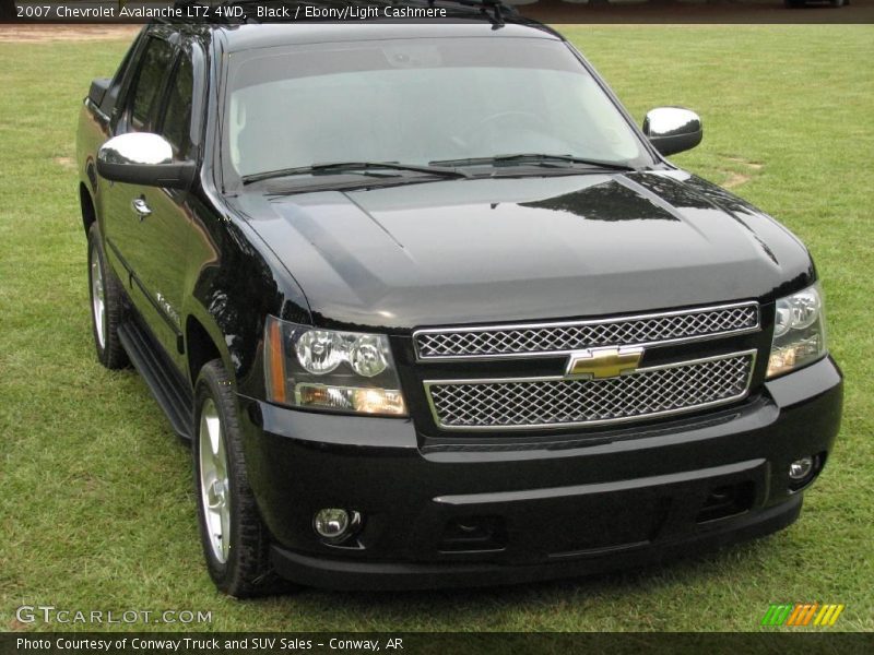Black / Ebony/Light Cashmere 2007 Chevrolet Avalanche LTZ 4WD