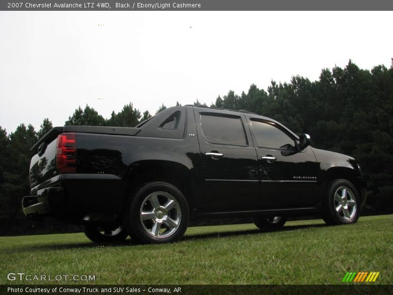 Black / Ebony/Light Cashmere 2007 Chevrolet Avalanche LTZ 4WD