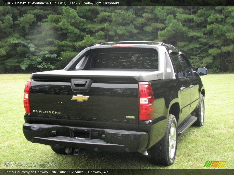 Black / Ebony/Light Cashmere 2007 Chevrolet Avalanche LTZ 4WD