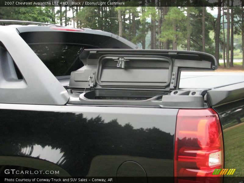 Black / Ebony/Light Cashmere 2007 Chevrolet Avalanche LTZ 4WD