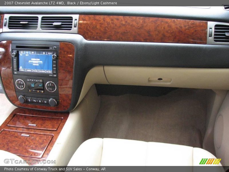 Black / Ebony/Light Cashmere 2007 Chevrolet Avalanche LTZ 4WD