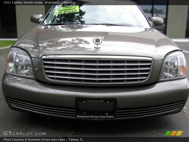 Bronzemist / Oatmeal 2001 Cadillac DeVille Sedan