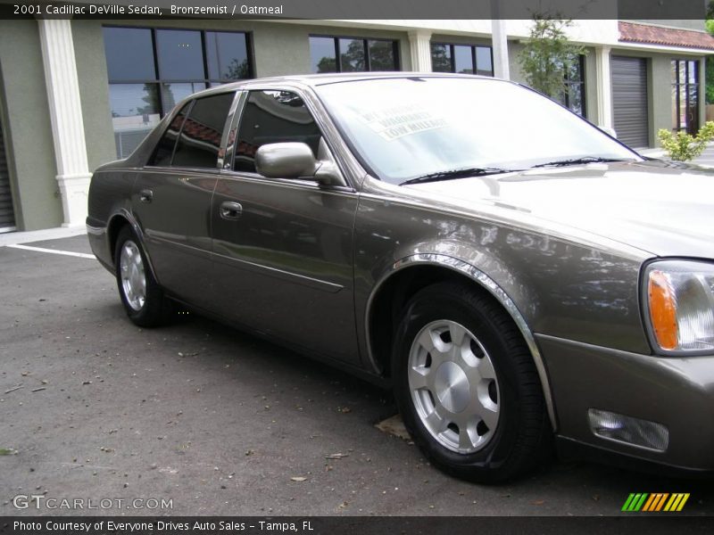 Bronzemist / Oatmeal 2001 Cadillac DeVille Sedan