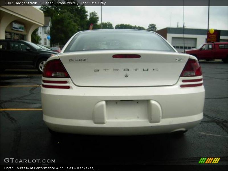 Stone White / Dark Slate Gray 2002 Dodge Stratus SE Sedan