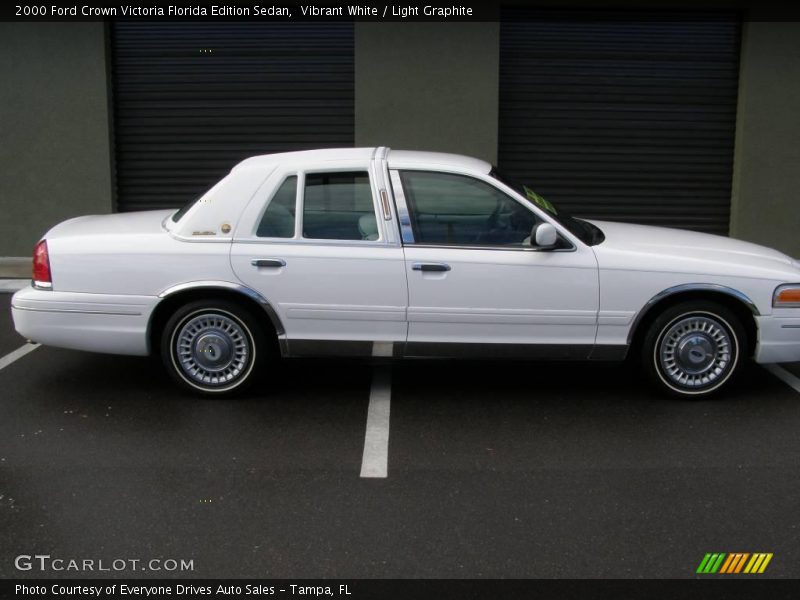 Vibrant White / Light Graphite 2000 Ford Crown Victoria Florida Edition Sedan