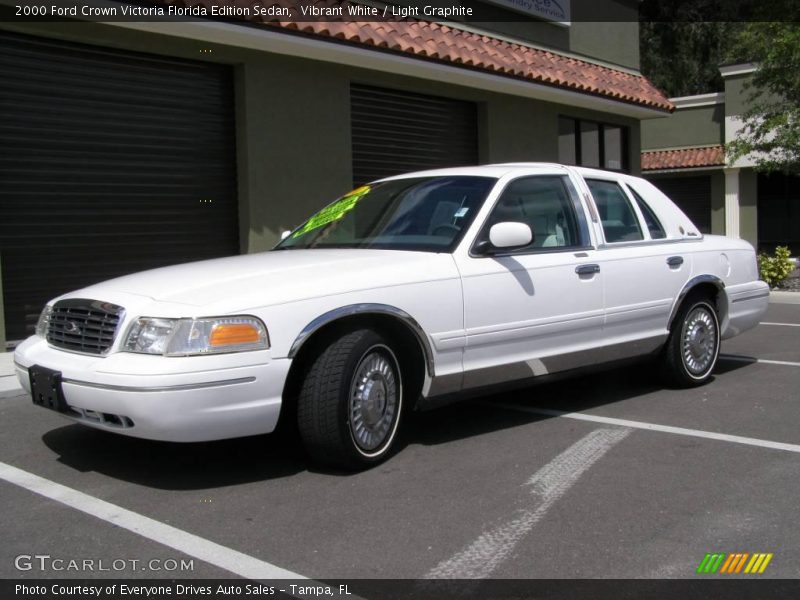 Vibrant White / Light Graphite 2000 Ford Crown Victoria Florida Edition Sedan