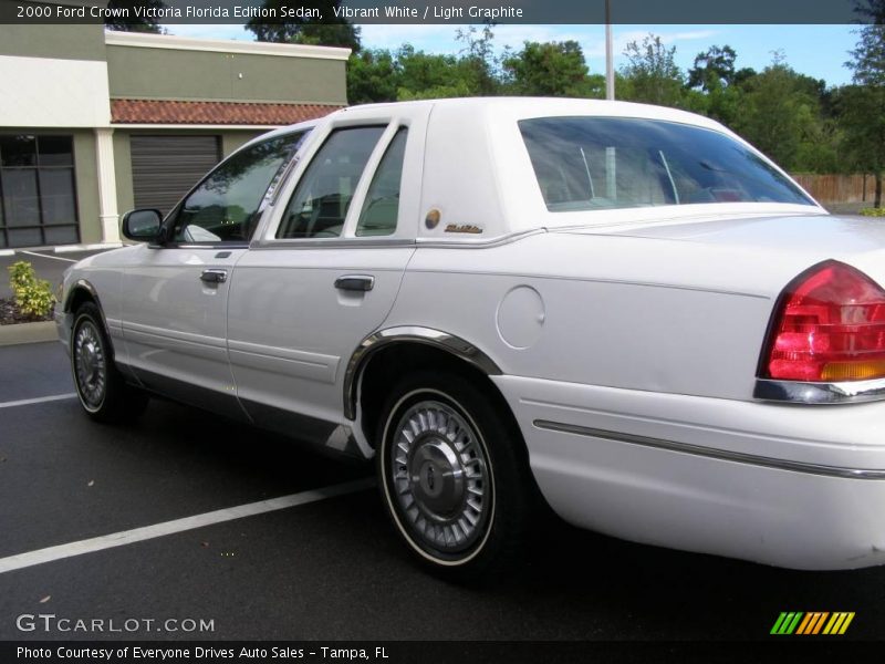 Vibrant White / Light Graphite 2000 Ford Crown Victoria Florida Edition Sedan