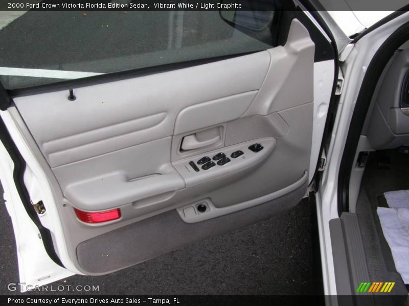 Vibrant White / Light Graphite 2000 Ford Crown Victoria Florida Edition Sedan
