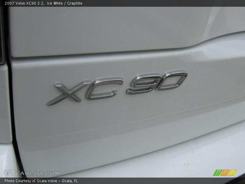 Ice White / Graphite 2007 Volvo XC90 3.2