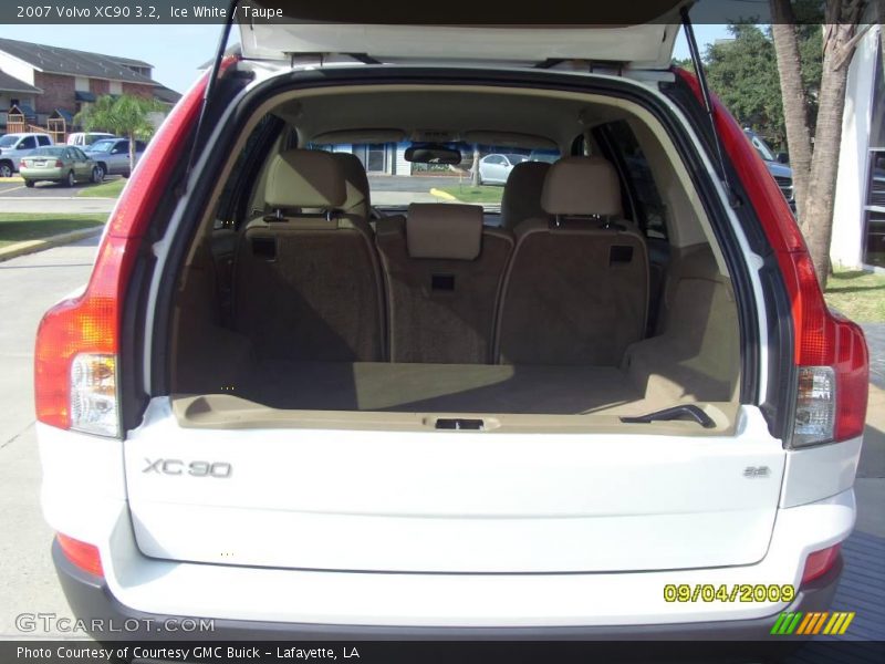 Ice White / Taupe 2007 Volvo XC90 3.2