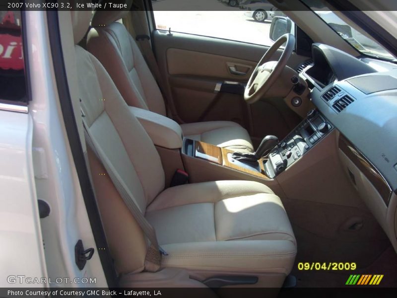 Ice White / Taupe 2007 Volvo XC90 3.2