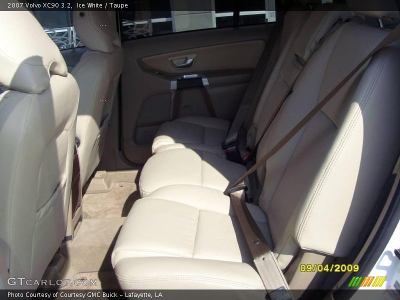 Ice White / Taupe 2007 Volvo XC90 3.2
