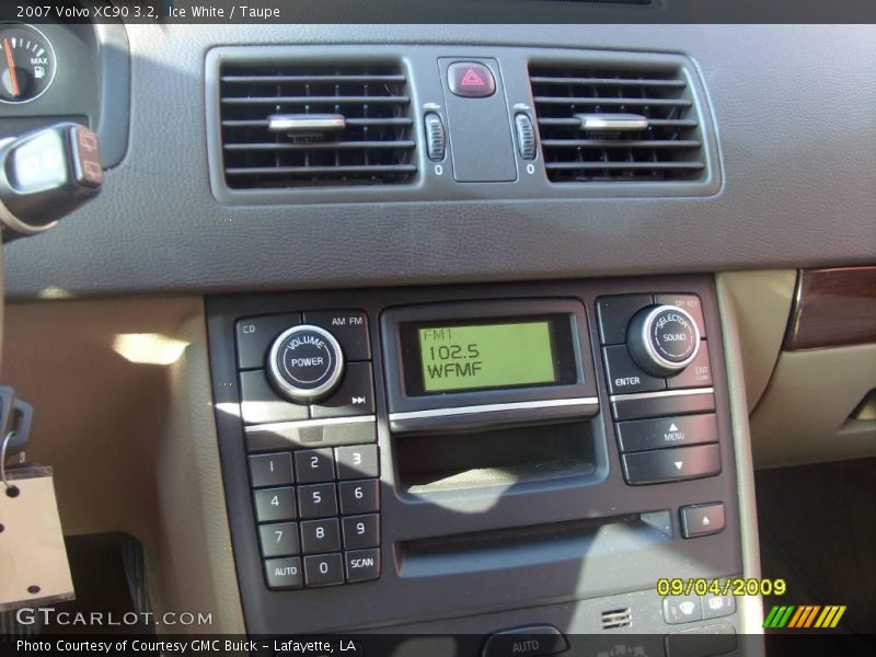 Ice White / Taupe 2007 Volvo XC90 3.2
