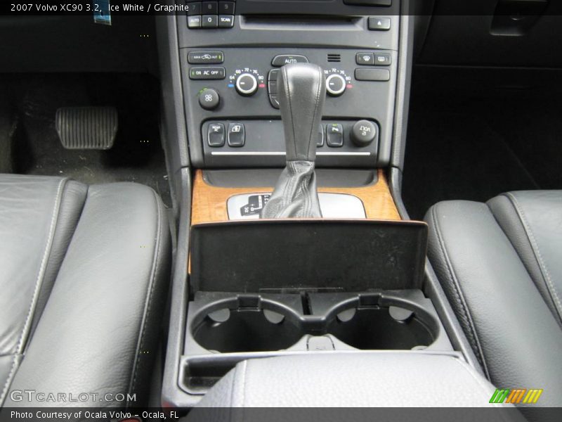 Ice White / Graphite 2007 Volvo XC90 3.2