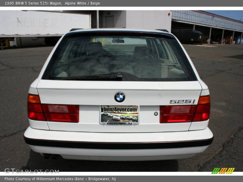 Alpine White / Beige 1995 BMW 5 Series 525i Wagon