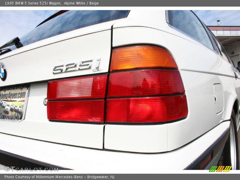 Alpine White / Beige 1995 BMW 5 Series 525i Wagon