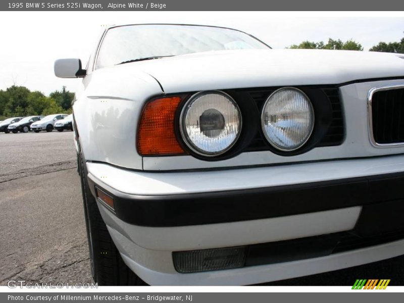 Alpine White / Beige 1995 BMW 5 Series 525i Wagon